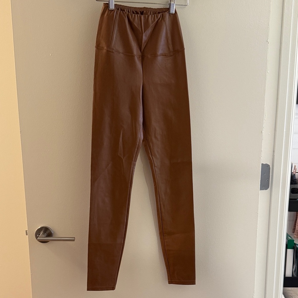 Wilfred Free Size XXS Brown Faux Leather Leggings. Inseam 28”